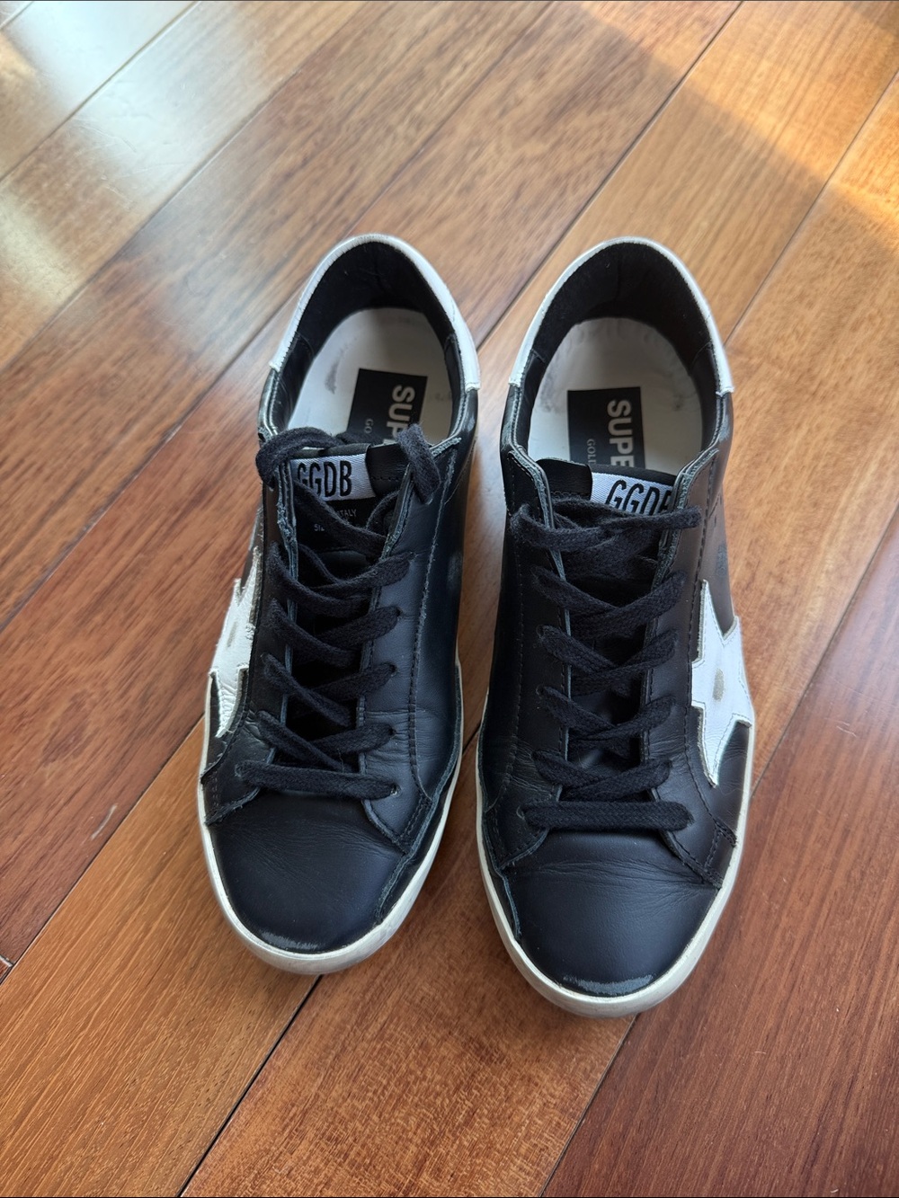 LIKE NEW Golden Goose Black Leather Low-Top Sneakers with White Star Detail